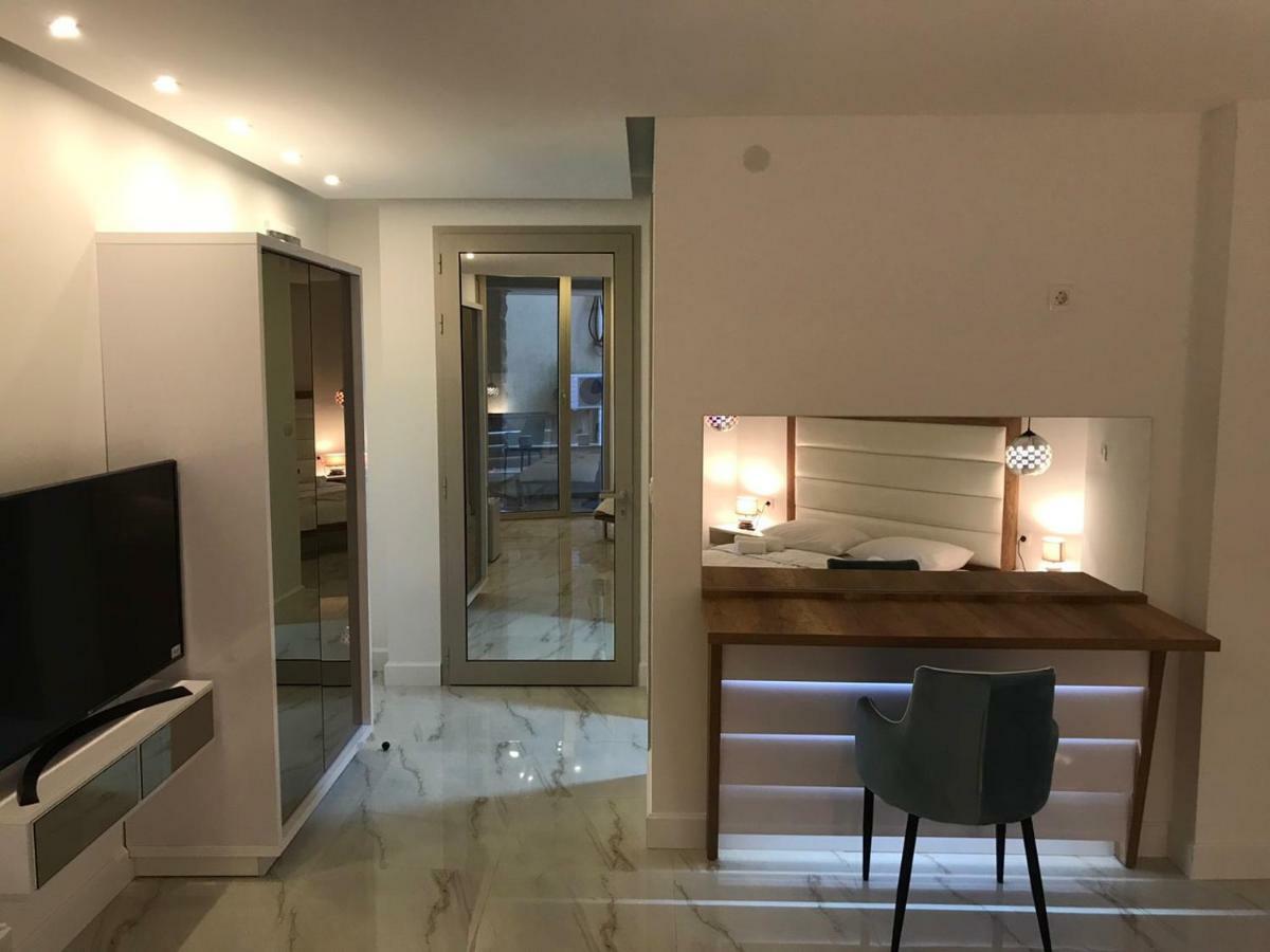 Aura Time Apartments ラファイロヴィチ エクステリア 写真